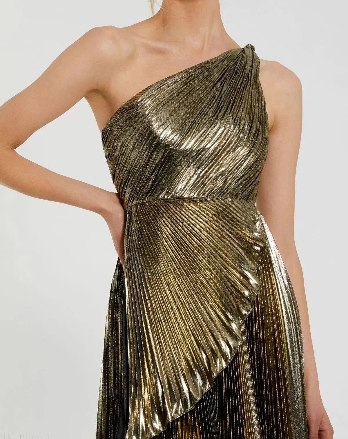 Mac Duggal Metallic One Shoulder Gown - Gold - Pinkhill -  - [] - Darwin boutique - Australian fashion design - Darwin Fashion - Australian Fashion Designer - Australian Fashion Designer Brands - Australian Fashion Design 