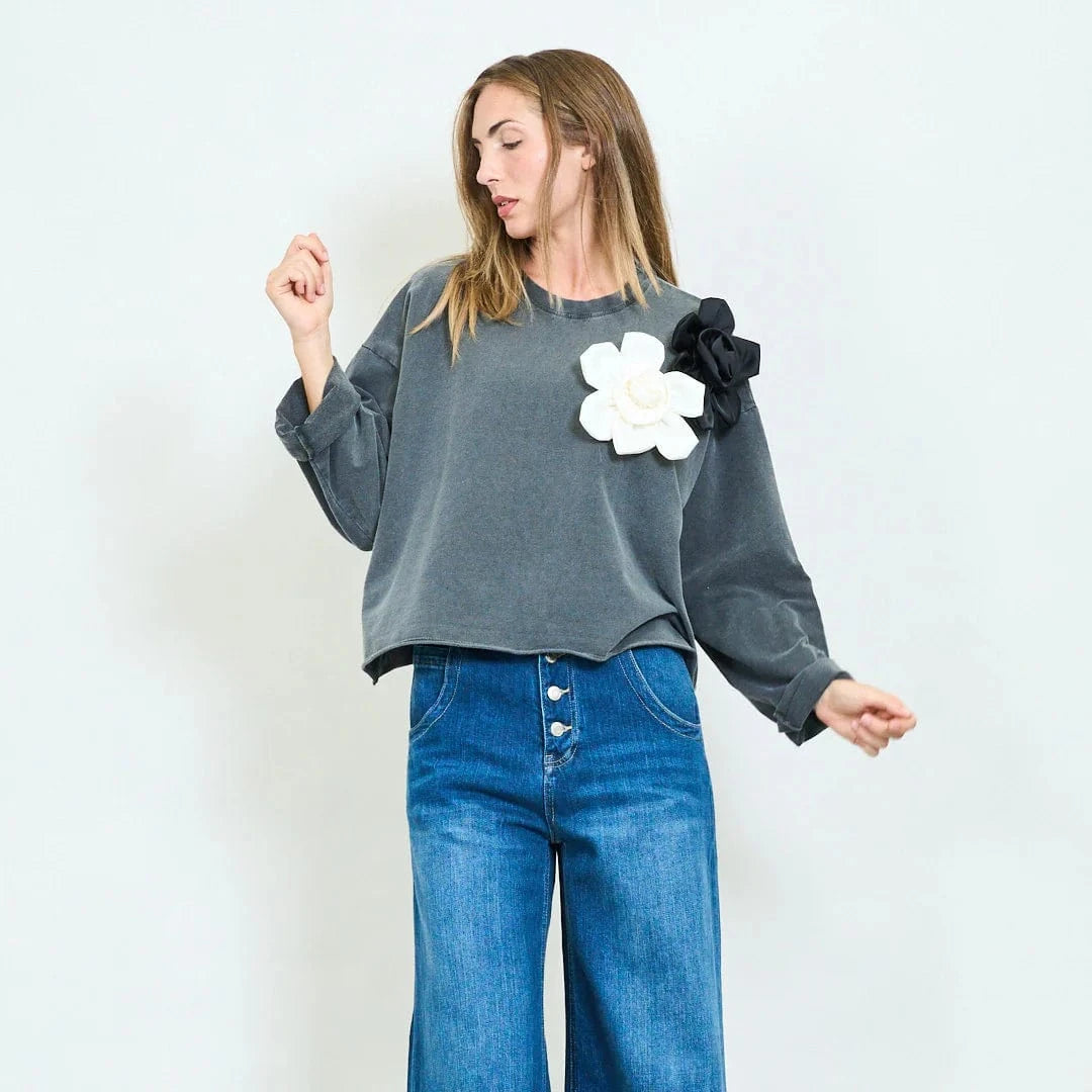 Michella Mii Oversized Sweatshirt With 3D Sculpted Flower Appliqués - Pinkhill -  - [] - Darwin boutique - Australian fashion design - Darwin Fashion - Australian Fashion Designer - Australian Fashion Designer Brands - Australian Fashion Design 