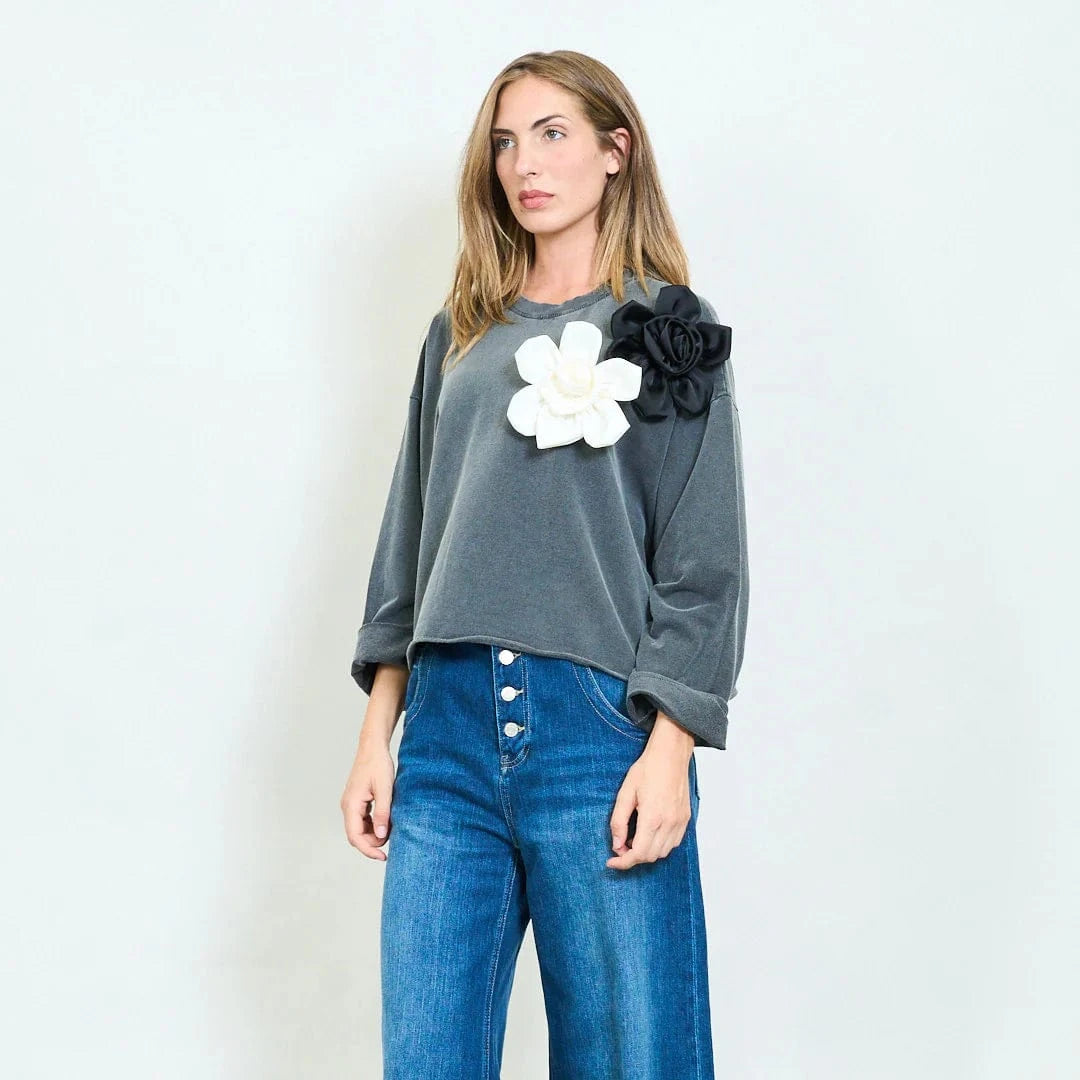 Michella Mii Oversized Sweatshirt With 3D Sculpted Flower Appliqués - Pinkhill -  - [] - Darwin boutique - Australian fashion design - Darwin Fashion - Australian Fashion Designer - Australian Fashion Designer Brands - Australian Fashion Design 