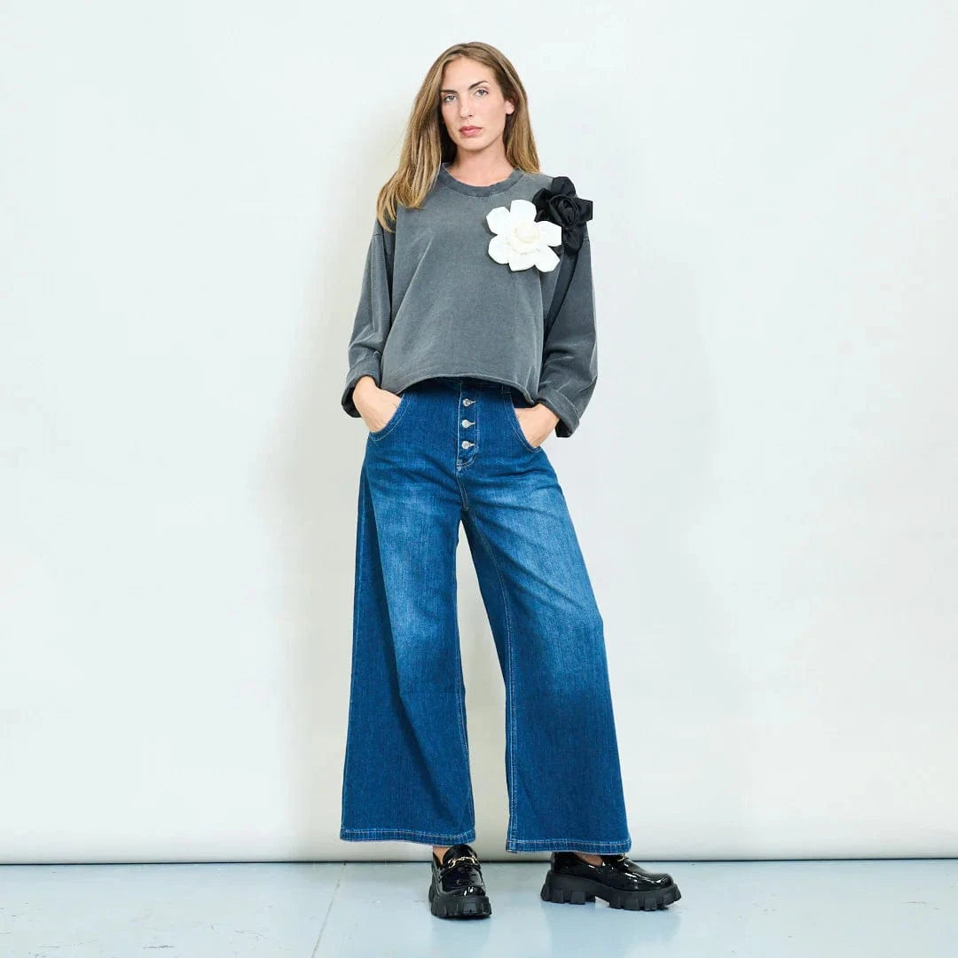 Michella Mii Oversized Sweatshirt With 3D Sculpted Flower Appliqués - Pinkhill -  - [] - Darwin boutique - Australian fashion design - Darwin Fashion - Australian Fashion Designer - Australian Fashion Designer Brands - Australian Fashion Design 