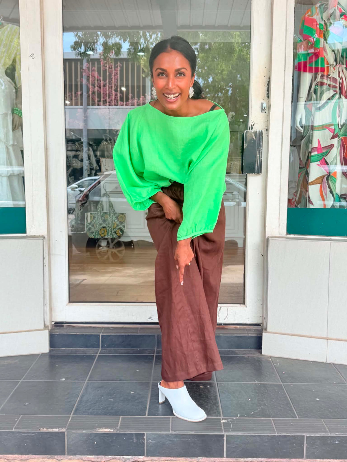 Oktavija Linen Shrug - Green