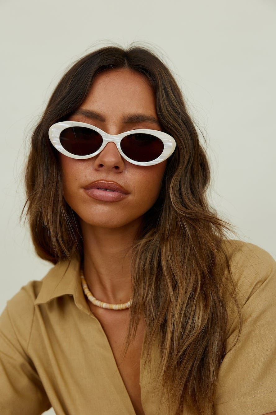 Belle Époque Oval Sunglasses - Ivory