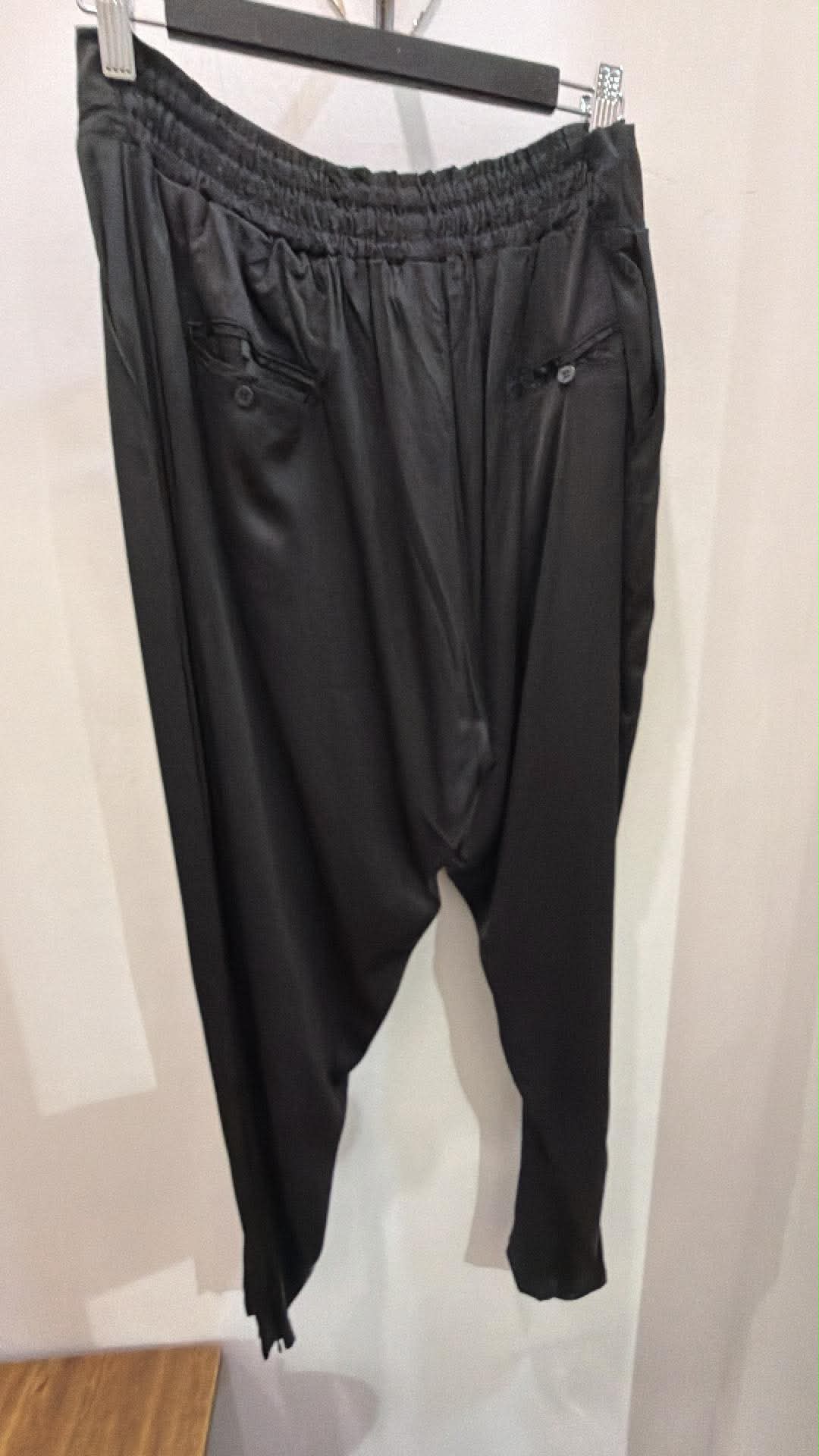 Christine supplier photo - Maine Pant Black side, elastic waist and pocket (photo 02)