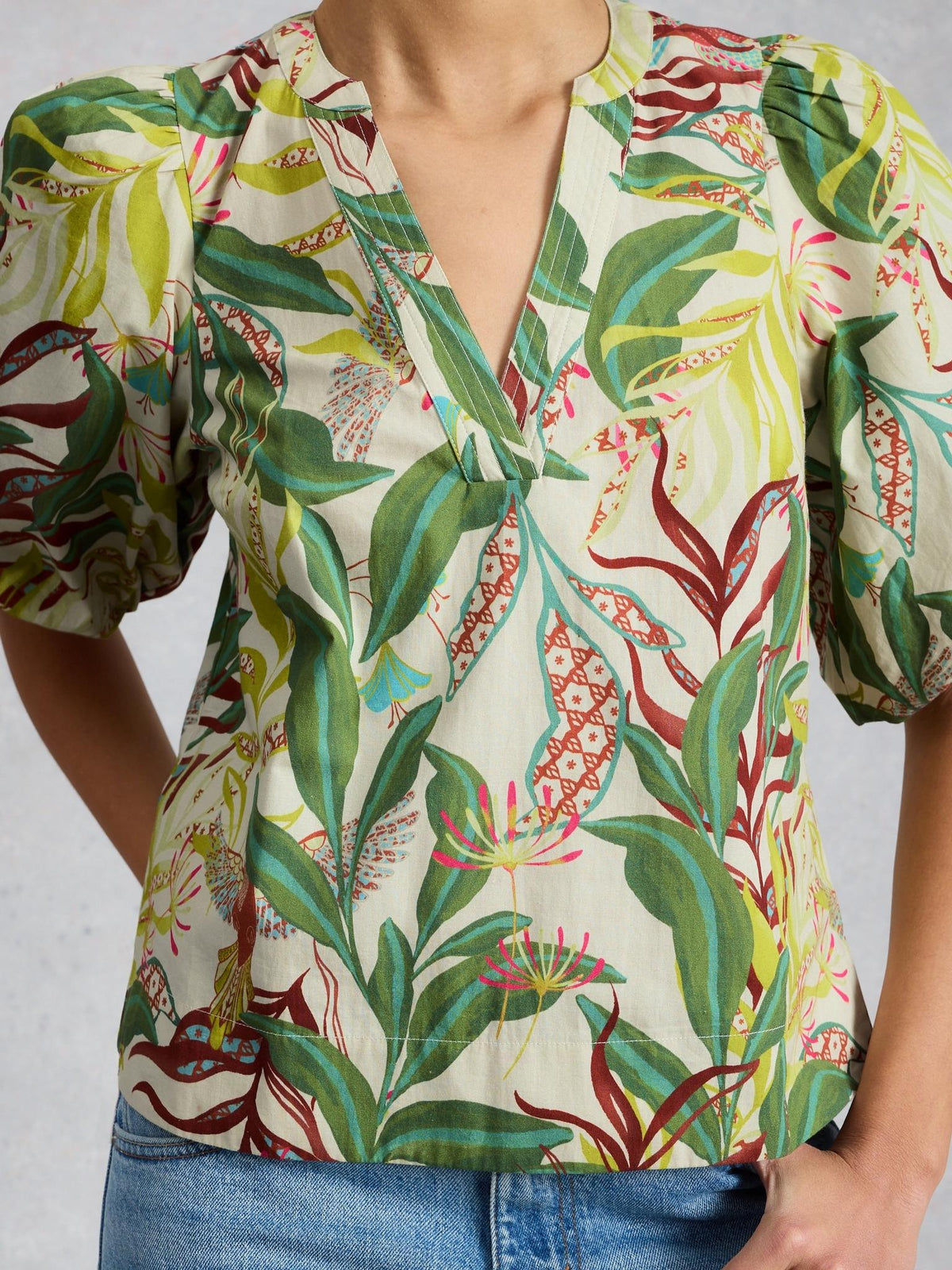 White Stuff Bex Cotton Top, close detail of the puffed sleeve and tropical print - Pinkhill Darwin